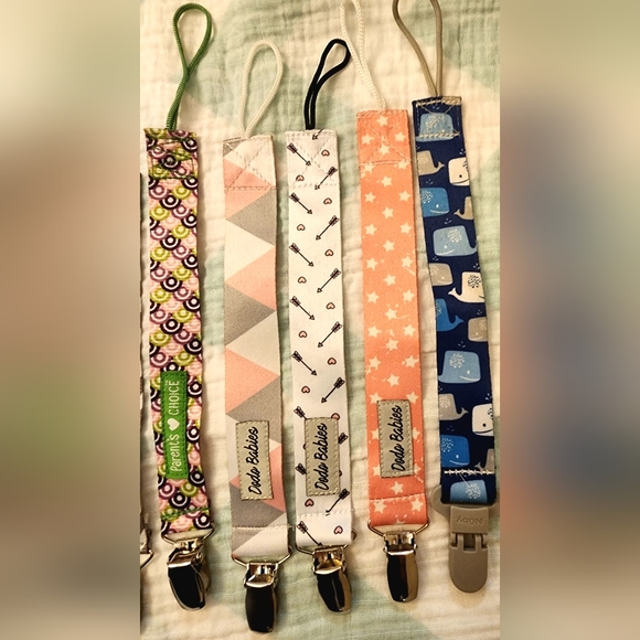 Pacifier clips and Pacifier clip - Picture 4 of 7